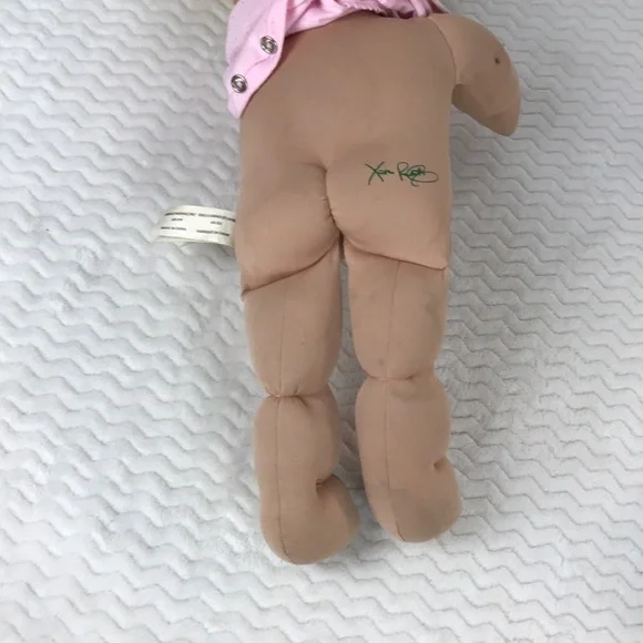 Cabbage Patch doll - Picture 5 of 16